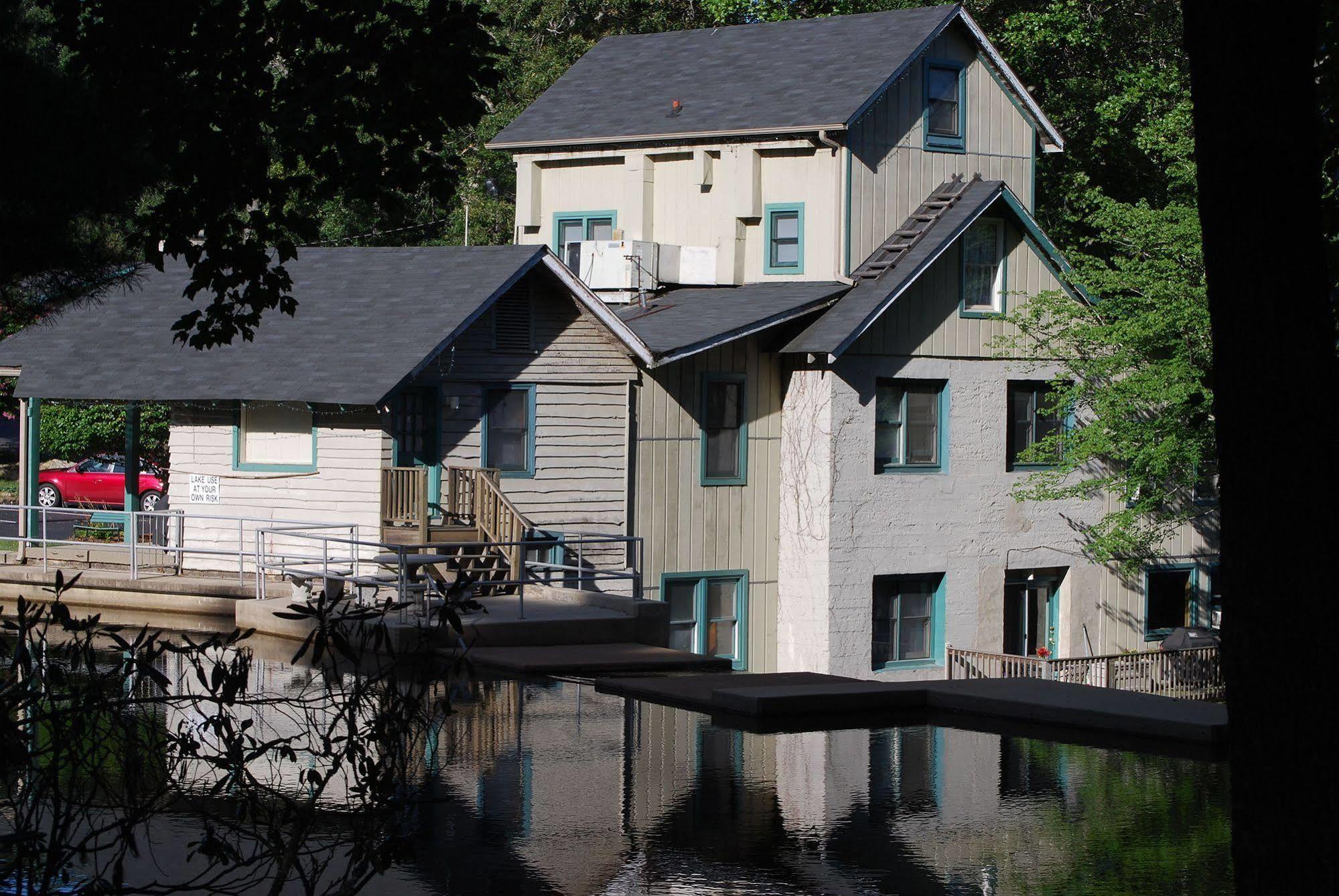 Mill House Lodge แฟลตร็อค ภายนอก รูปภาพ